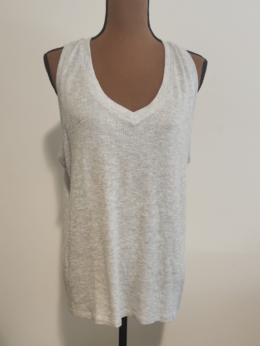Simply Vera Vera Wang Silver-White V-Neck Knit Tank